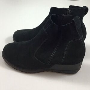 Sorel Evie Black Suede Size 10 Ankle Boots
